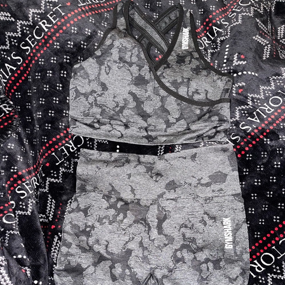 Gymshark set size small like new